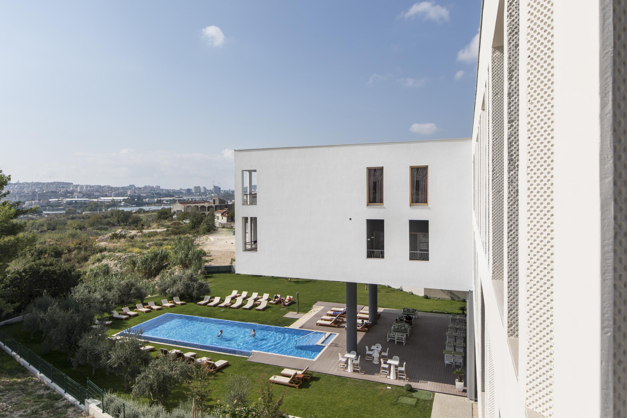 Hotel Salona Palace Exterior photo