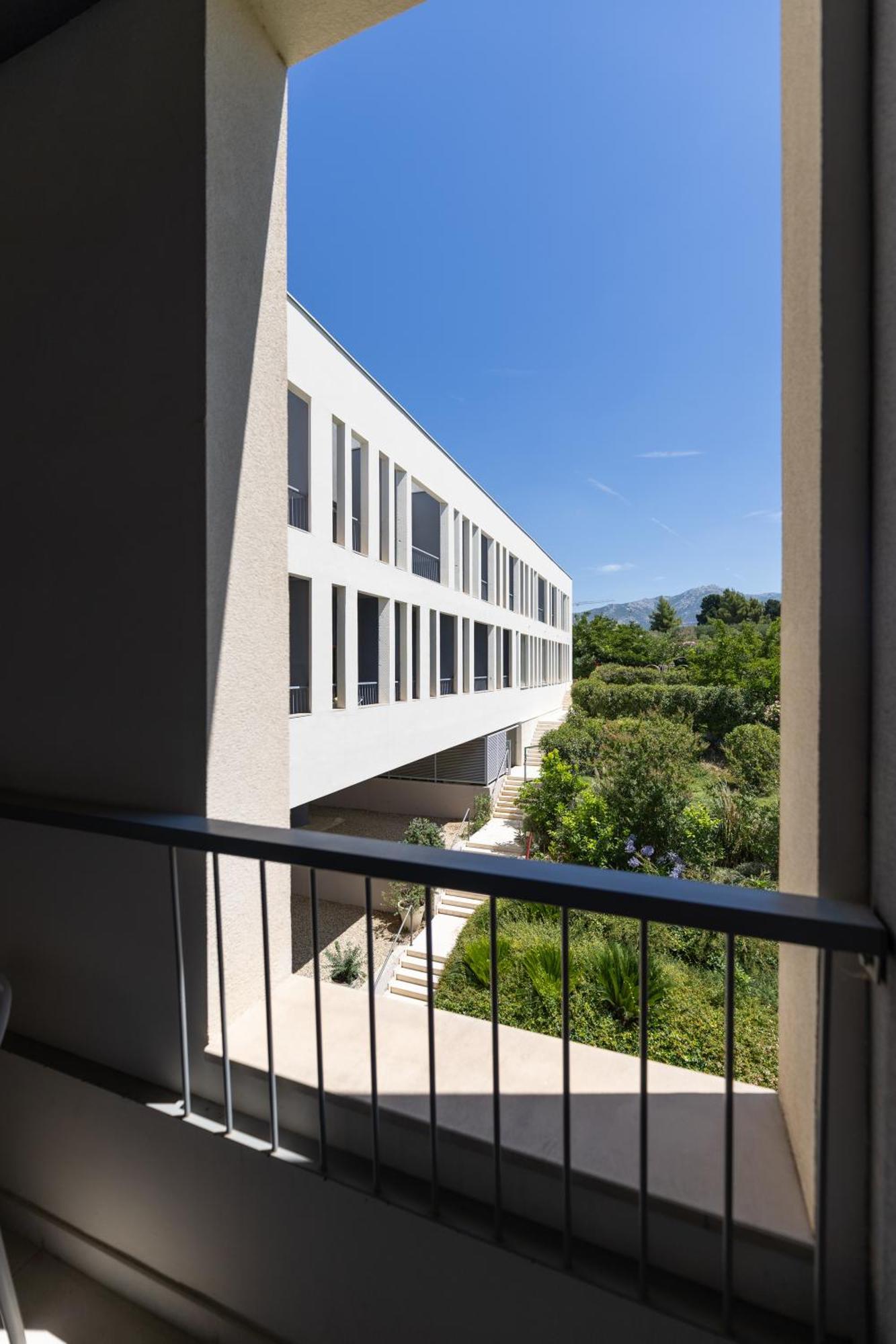 Hotel Salona Palace Exterior photo