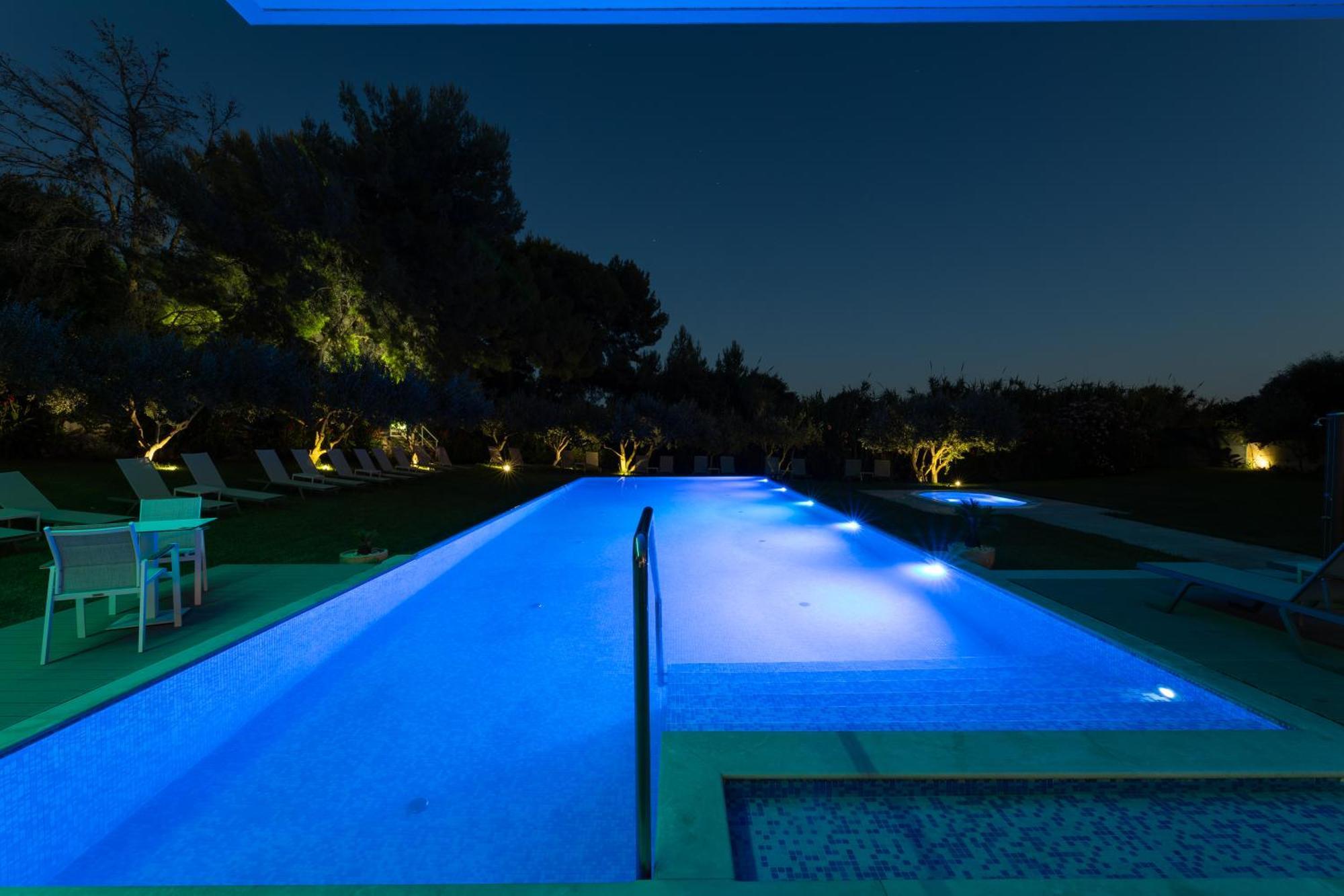 Hotel Salona Palace Exterior photo